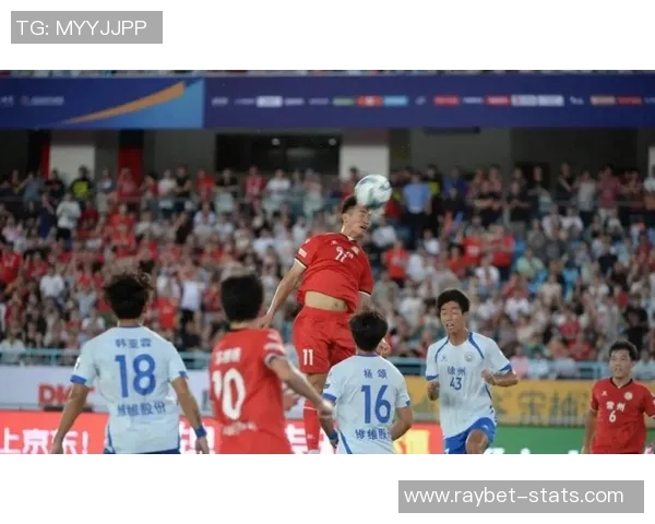 意甲激战皇马险胜曼联红牌争议引发全场热议