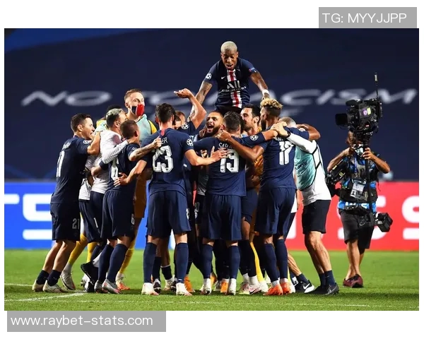 中超激战巴黎圣日耳曼大胜切尔西红牌争议引发全场热议