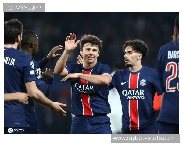 世界杯激战曼联与巴黎圣日耳曼平局战术解析与逆转瞬间回顾