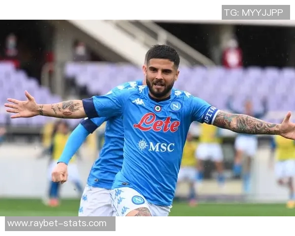 那不勒斯狂胜曼联6比2红牌事件引发全场热议与争议