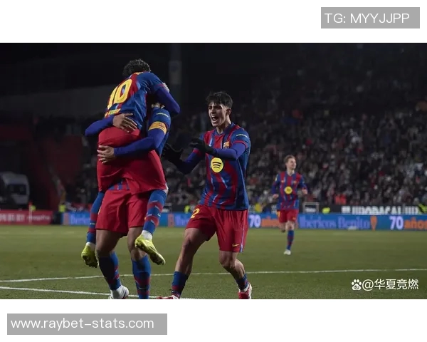 德甲焦点战巴黎圣日耳曼与那不勒斯激战成平局争议判罚引发全场热议